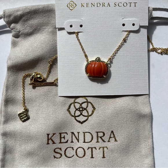 🎃✨Kendra Scott Pumpkin Gold Short Pendant Necklace New 🎃✨ - Picture 2 of 6